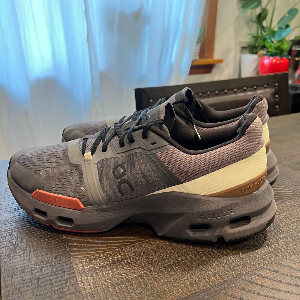 On cloud rock chili gray running shoes 11 Men - Picture 3 of 12